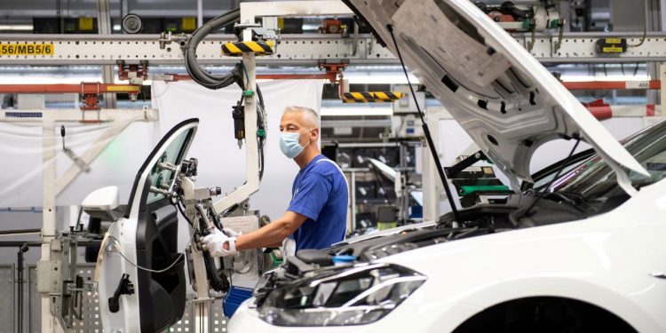 Alman sanayiciler, ekonomide durgunluk bekleyişine girdi