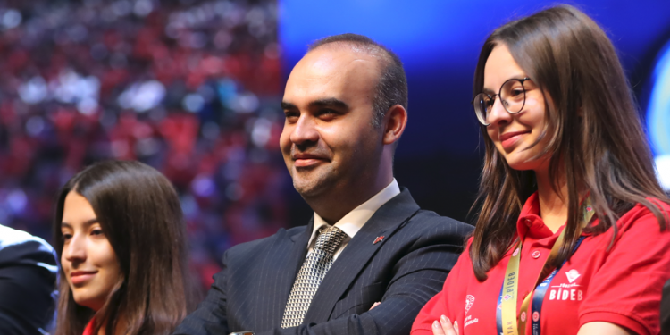 Türk savunma sanayisi çok daha güçlü bir hale getirilecek