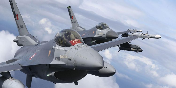 F-16’nın modernizasyonu için imzalar atıldı