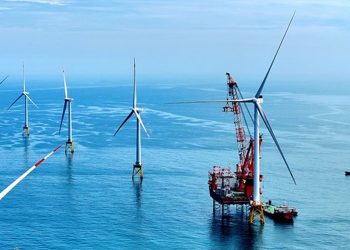 Maliyet baskısı küresel deniz üstü rüzgar projelerini olumsuz etkiliyor