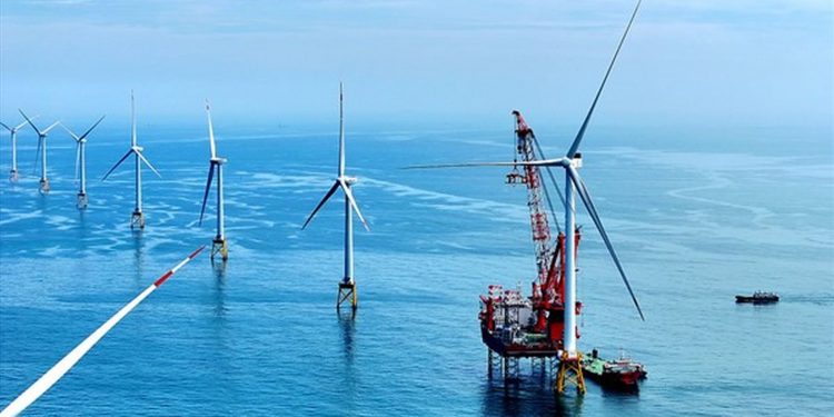 Maliyet baskısı küresel deniz üstü rüzgar projelerini olumsuz etkiliyor