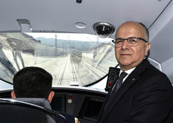 TCDD Türkiye’yi “demir ağlarla” örüyor