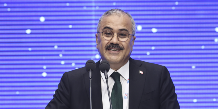 Güneşten 10 milyar dolarlık enerji yansıdı