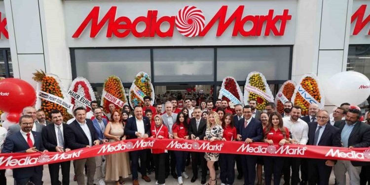 MediaMarkt’ın yeni mağazası İnegöl’de kapılarını açtı