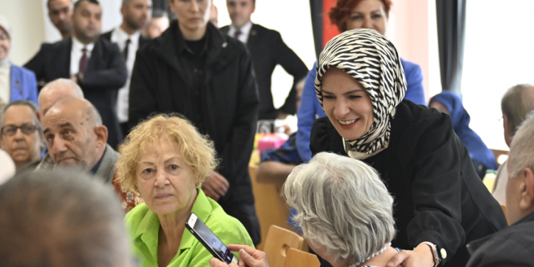 “Ailelere sosyal destek vermeye devam edeceğiz”