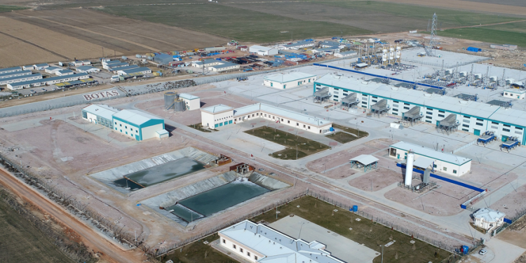 Türkiye kışa doğal gaz depoları “tam dolu” girecek