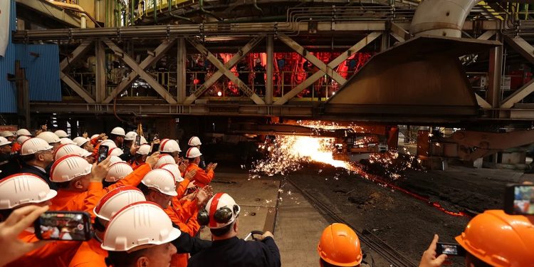 Erdemir yarınlar için ürütmeye devam edecek