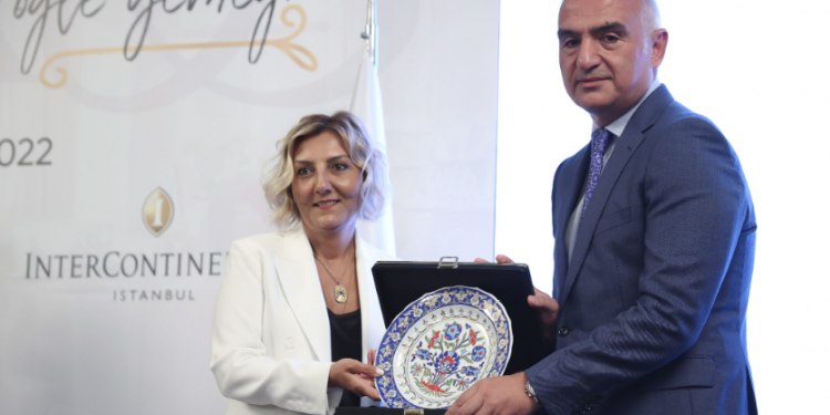 Otelciler de indirim için kolları sıvadı