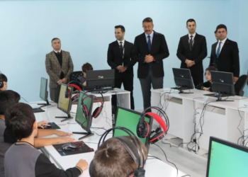 THY, Hakkarili öğrenciler için bilişim sınıfı kurdu