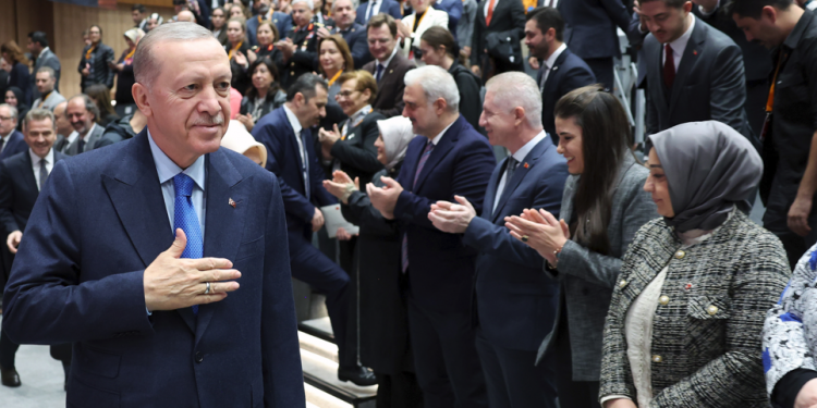 Emeklilerin gönlünü almak bizim için de önemliydi