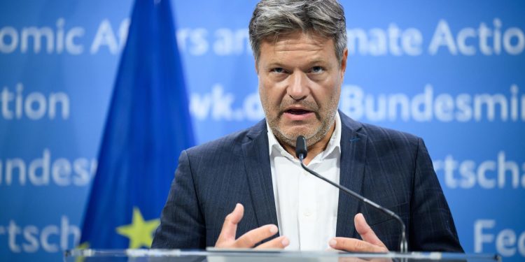 Almanya, Ukrayna’ya desteğin kesilme riskinden endişeli