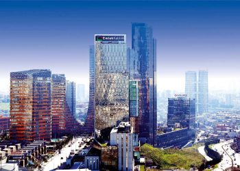 Emlak Katılım başarısına ilklerle devam ediyor