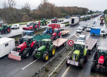 Fransa’da ekonomik eylemler bitmiyor