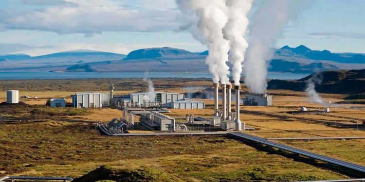 Jeotermal potansiyeli geliştirmek için yeni yatırımlar şart