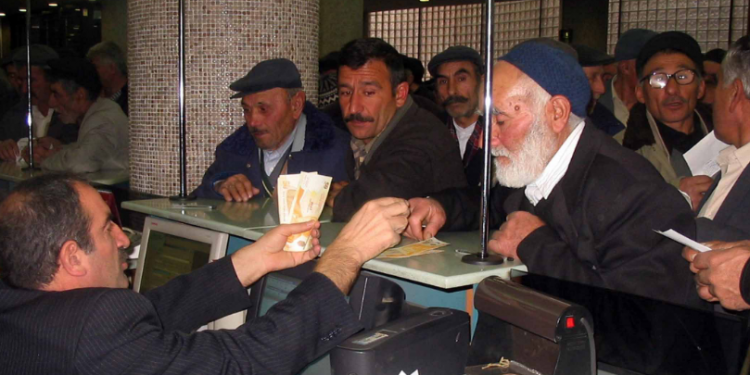 SSK ve Bağ-Kur emekli aylıkları ile birlikte çalışma da arttı