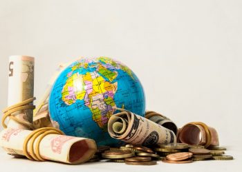 OECD, küresel ekonominin büyüyeceğini öngördü