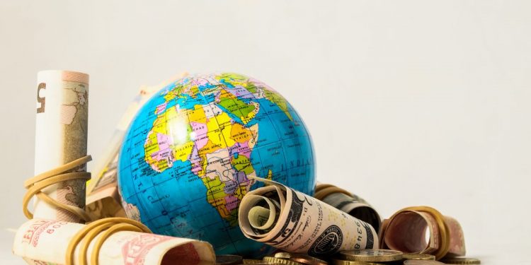 OECD, küresel ekonominin büyüyeceğini öngördü