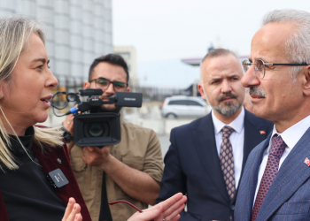 Hızlı tren ağımızı Karadeniz’e ulaştıracağız