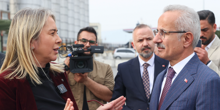 Hızlı tren ağımızı Karadeniz’e ulaştıracağız