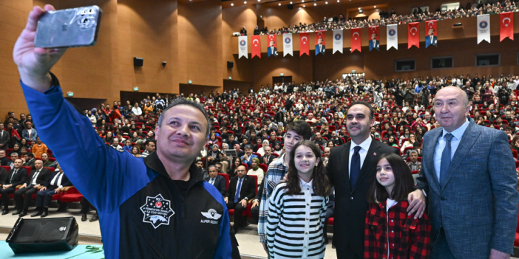 Teknolojik adımlar atılıyor  büyük işler peşindeyiz
