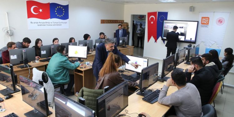 Geleceğin teknoloji yıldızlarına yeni fırsat