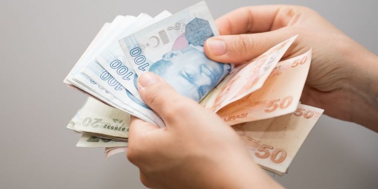 Emekli maaşları  gözden geçirilecek