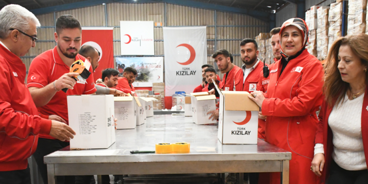 Türk Kızılay’ın yardım eli geniş coğrafyalara uzandı