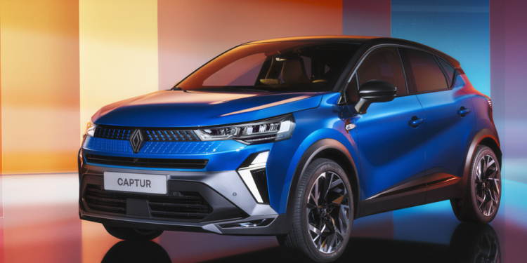 Yeni Renault Captur yeni yüzüyle yola çıkıyor