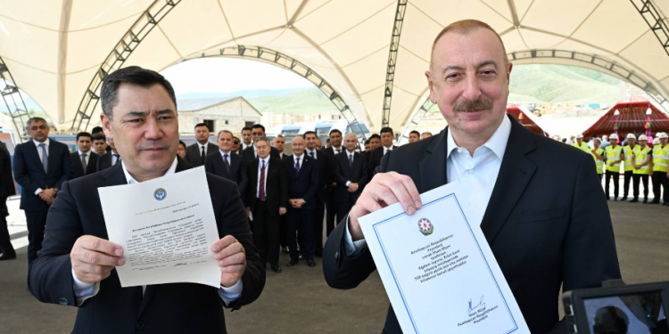 Azerbaycan mali alanda iş birliğini geliştirdi