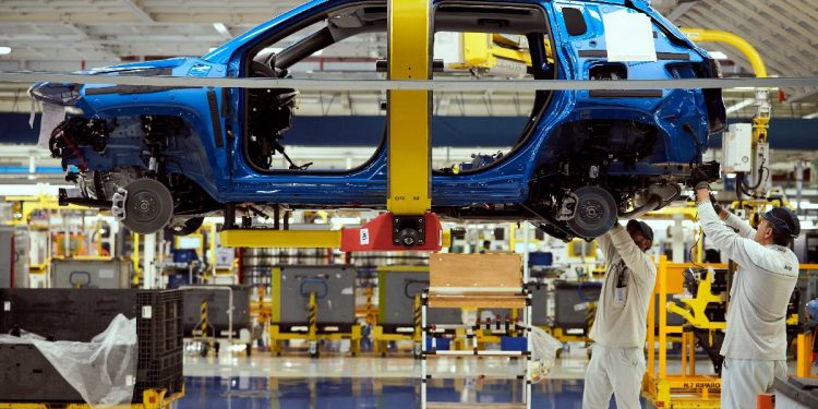 Üretim bandının ön safında Bursa var