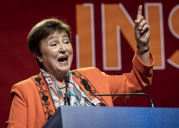 Ekonomi büyüse de sular henüz durulmadı