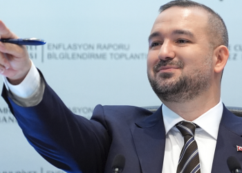 Merkez işi sıkı tutup dezenflasyona odaklandı