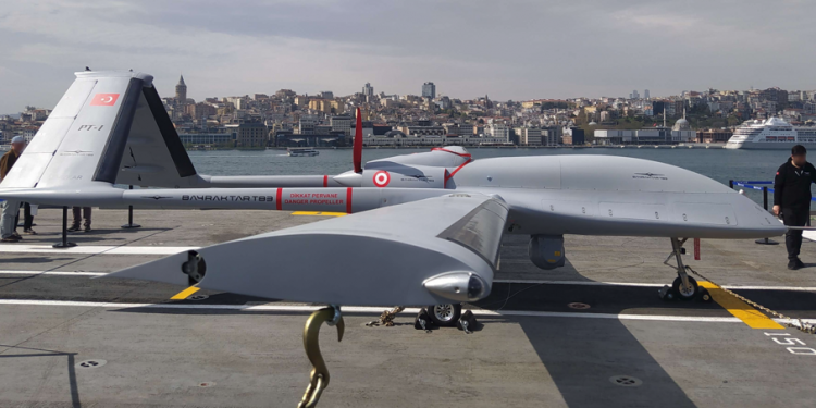 Bayraktar TB3 SİHA test  uçuşlarını sürdürüyor