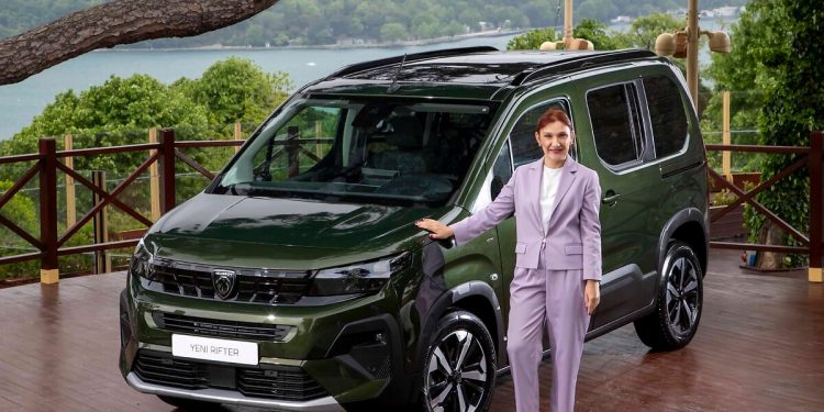 Peugeot’nun tüm hafif ticari araçları yenilendi