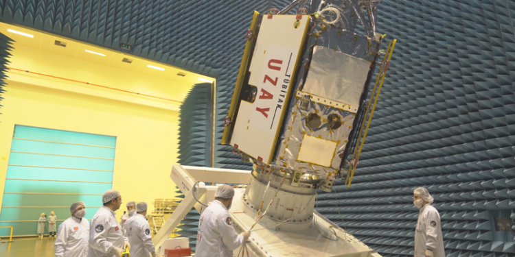 Haberleşmede başkasına  muhtaç olmayan ülkeyiz