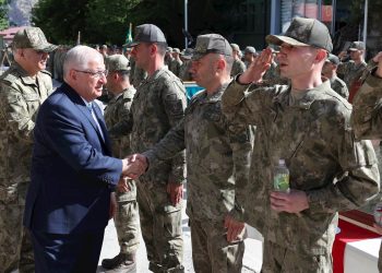 Azim ve kararlılıkla bölgede  etkin olmak zorundayız