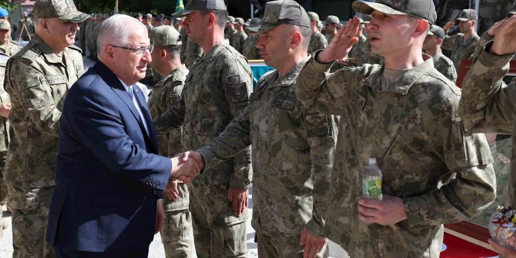 Azim ve kararlılıkla bölgede  etkin olmak zorundayız