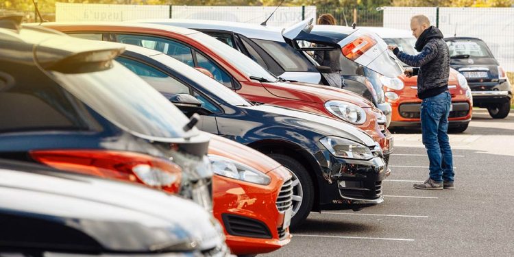 İkinci el araçta fiyatlar yüzde 2,5 düşüş kaydetti