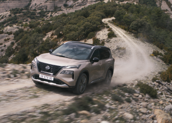 Nissan yaz aylarında  ayağını gazdan çekmiyor