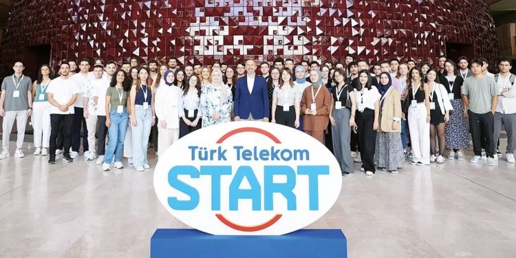 Türk Telekom’un “START Stajım” programı başladı