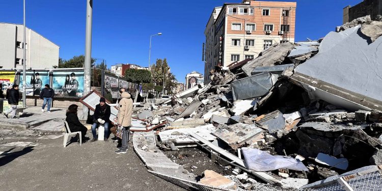 Son depremlerde 1 milyondan fazla yapı hasar gördü