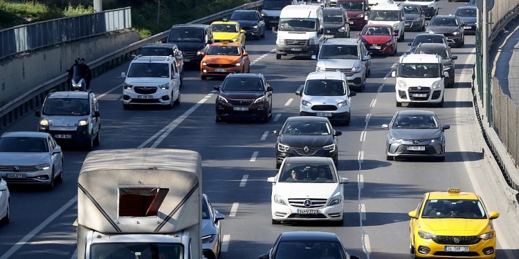 Trafiğe 276 bin 615 taşıtın kaydı yapıldı