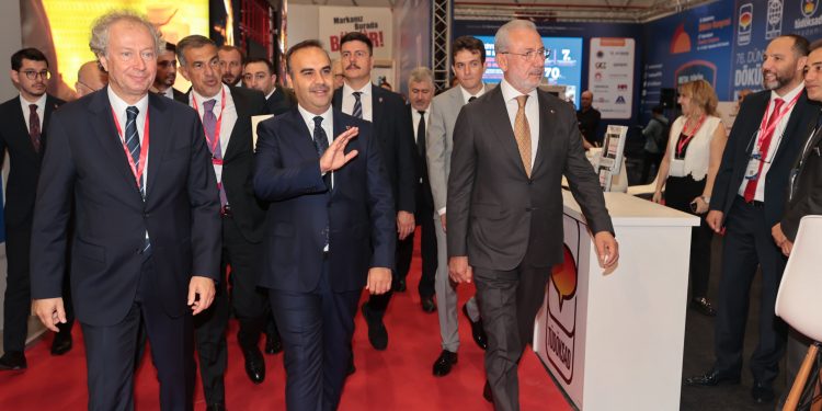 Sanayi sektöründe üretim ve ihracat rekorları kırdık