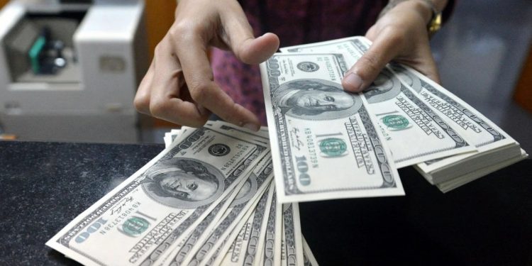 Sıkı para politikasının devam etmesi gerekiyor