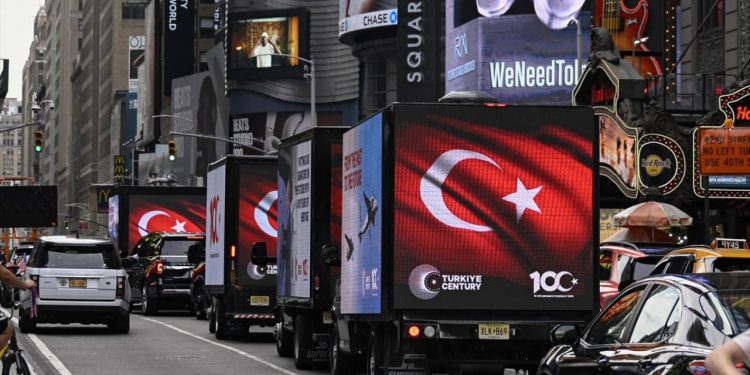New York Times Meydanı’ndan Türkiye’ye yatırım mesajı