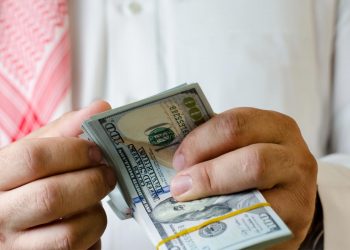 OECD, küresel ekonomide büyüme tahminini yükseltti