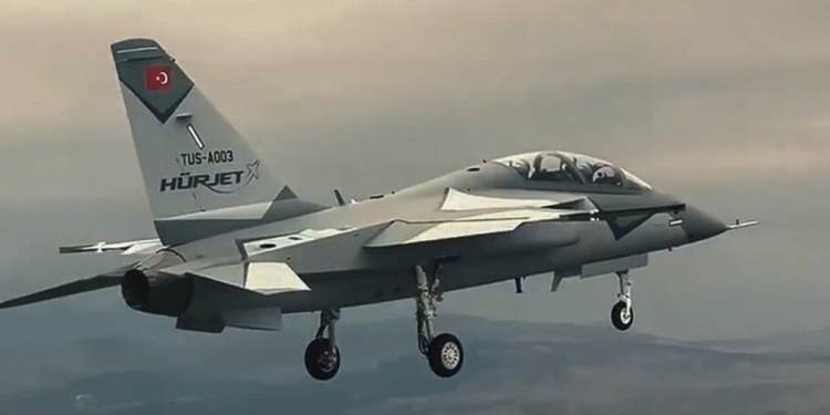 HÜRJET’in ikinci prototipi yeni boyasıyla gökyüzünde