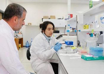 Karbondioksidi “temiz enerjiye” dönüştürecek cihaz arayışı