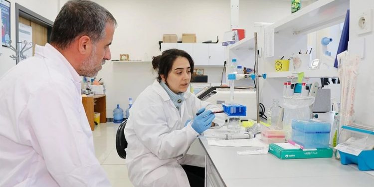 Karbondioksidi “temiz enerjiye” dönüştürecek cihaz arayışı