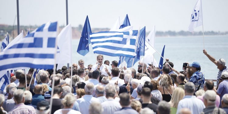 Yunanistan’da azalan nüfus ekonomik soruna kapı araladı